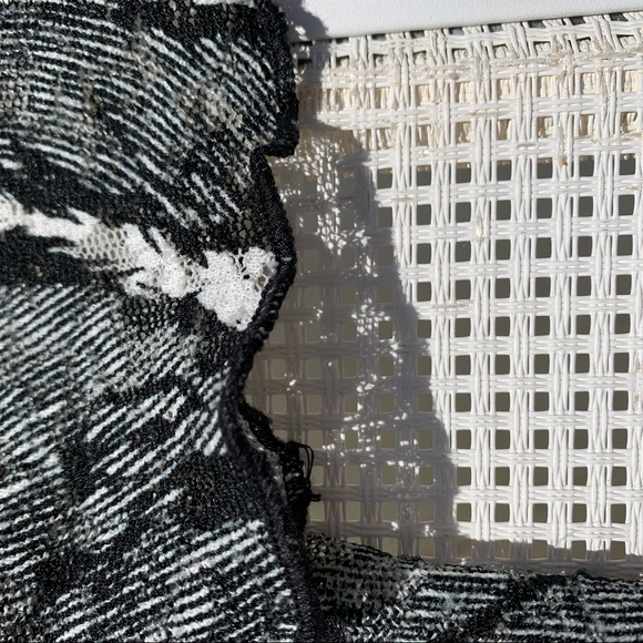 Chico’s Design Black & White Long Sleeve Blouse - Picture 7 of 8